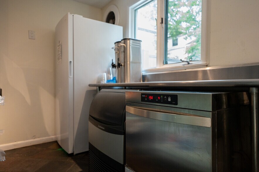 More Photos Of 53470 NY-30 Hwy, Roxbury Flex For Sale