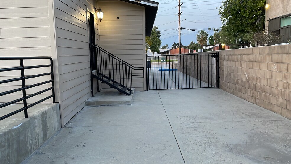 More Photos Of 668 E Redlands Blvd, Redlands Office For Sale