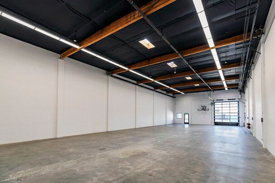 More Photos Of 371 S Anderson St, Los Angeles Flex For Sale