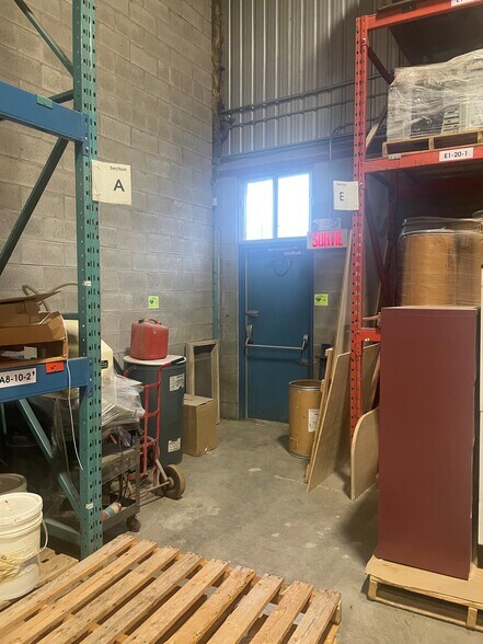 More Photos Of 5750-5850 Rue Cypihot, Montréal Warehouse For Lease