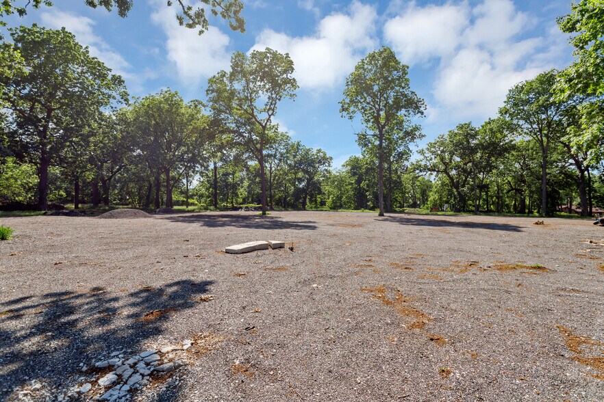 More Photos Of 41W597 US Highway 20, Hampshire Flex For Sale