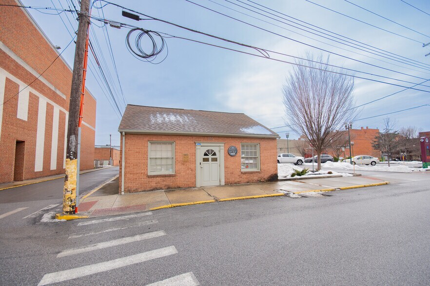 More Photos Of 126 E Burke St, Martinsburg Office For Sale