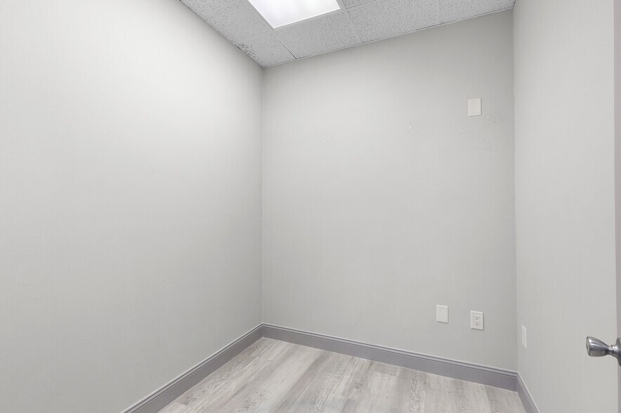 More Photos Of , Fort Myers Office For Sale