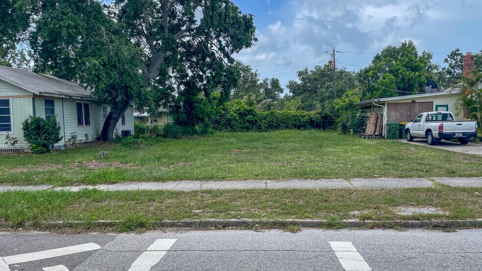 More Photos Of 2050 10th St, Sarasota Land For Sale