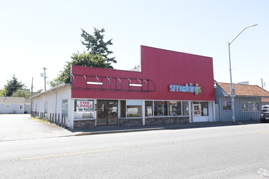 More Photos Of 610 W Main St, Centralia Storefront Retail Office For Sale