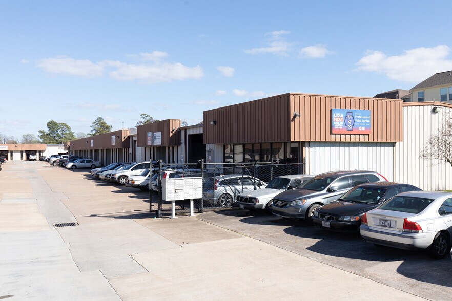 More Photos Of 1330 Sherwood Forest St, Houston Warehouse For Lease