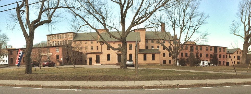 More Photos Of 146 Mendon St, Uxbridge Loft Creative Space For Lease