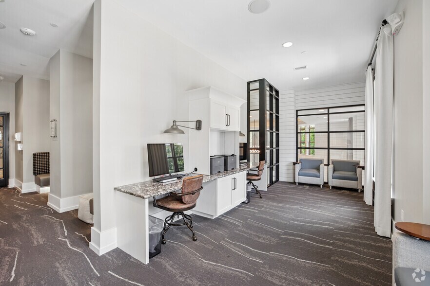 More Photos Of 7420 N Rea Park Ln, Charlotte Apartments For Lease