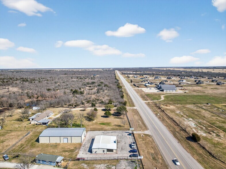 More Photos Of 15377 N Highway 34, Terrell Flex For Sale