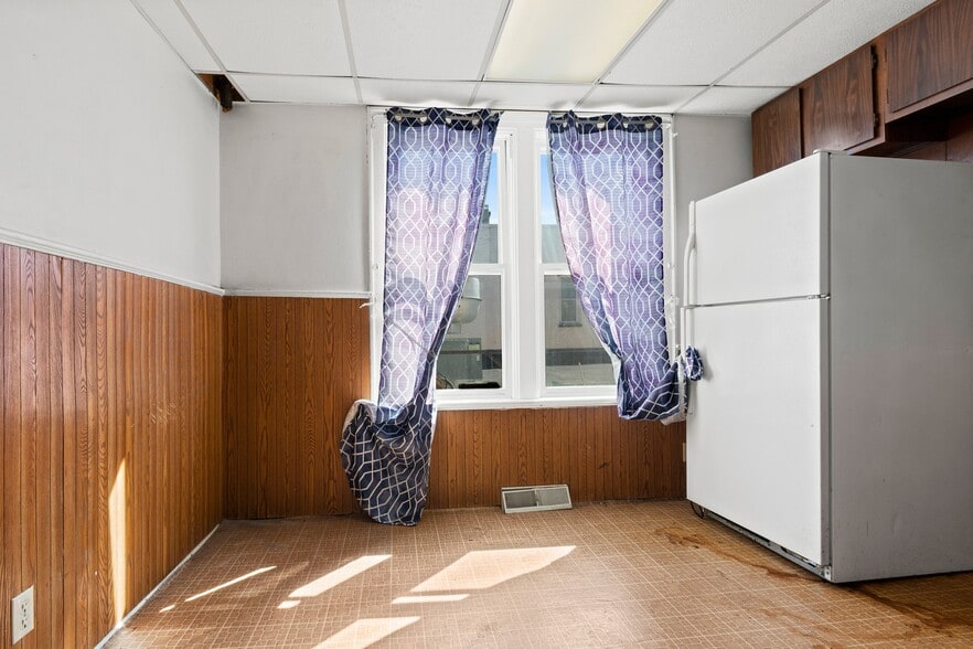 More Photos Of 1308 Washington St, Manitowoc Office For Sale