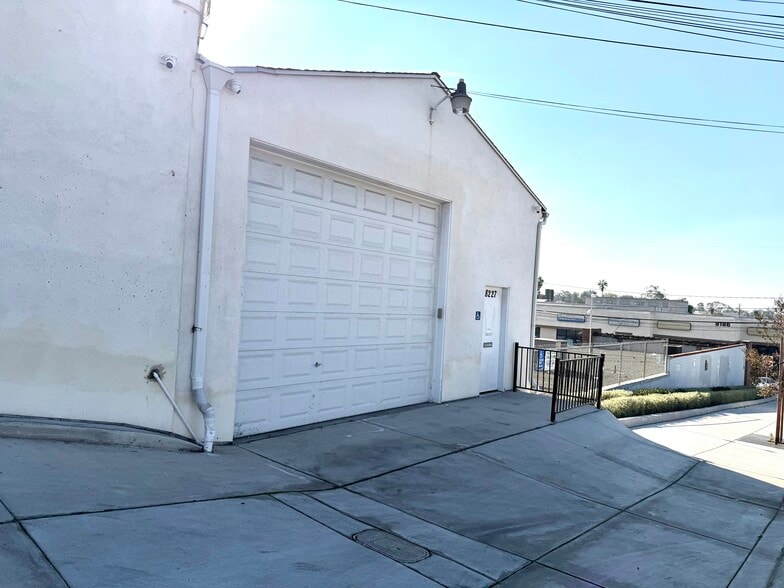 More Photos Of 8227-8229 Commercial St, La Mesa Service For Lease