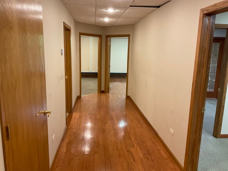 More Photos Of 900 Ridge Rd, Munster Office For Lease