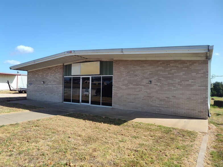 More Photos Of 1703 Blue Bell Rd., Brenham Warehouse For Sale