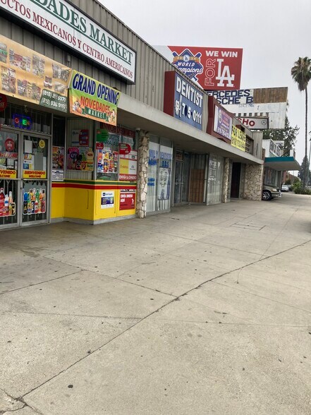 More Photos Of 17718-17724 Sherman Way, Reseda Storefront For Lease