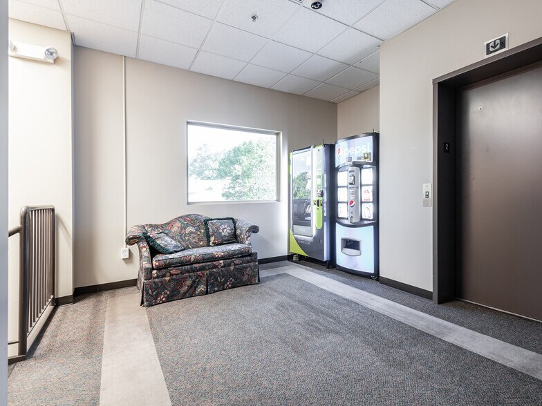 More Photos Of 4003 Out Look Dr, Hurricane Office For Sale