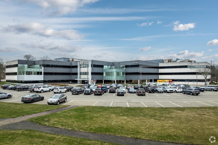 More Photos Of 44 Whippany Rd, Morristown Office For Sale