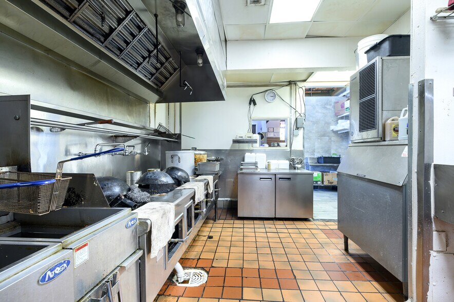 More Photos Of 4717 Gus Thomasson Rd, Mesquite Restaurant For Sale