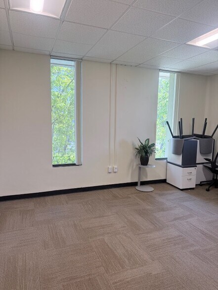 More Photos Of 1887 Monterey Hwy, San Jose Flex For Lease
