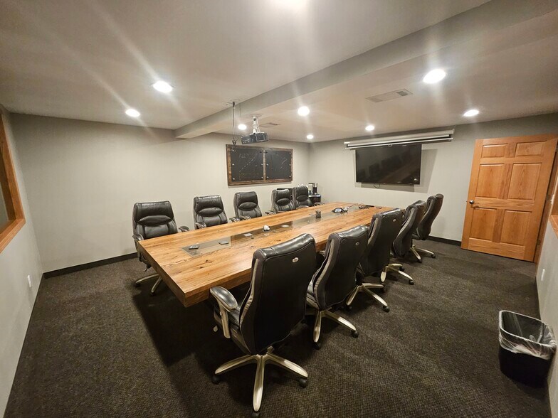 More Photos Of 14280 James Rd, Rogers Service For Lease