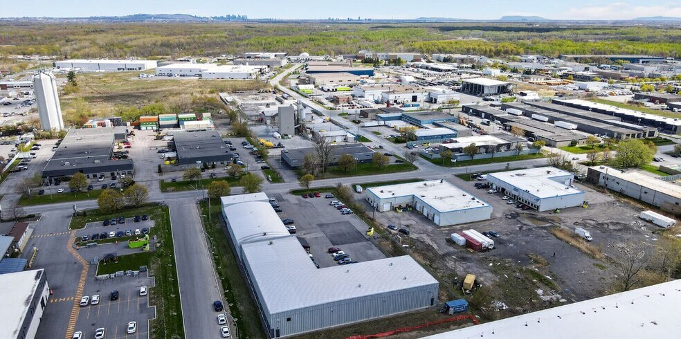 More Photos Of 425 Boul Ford, Châteauguay Manufacturing For Sale
