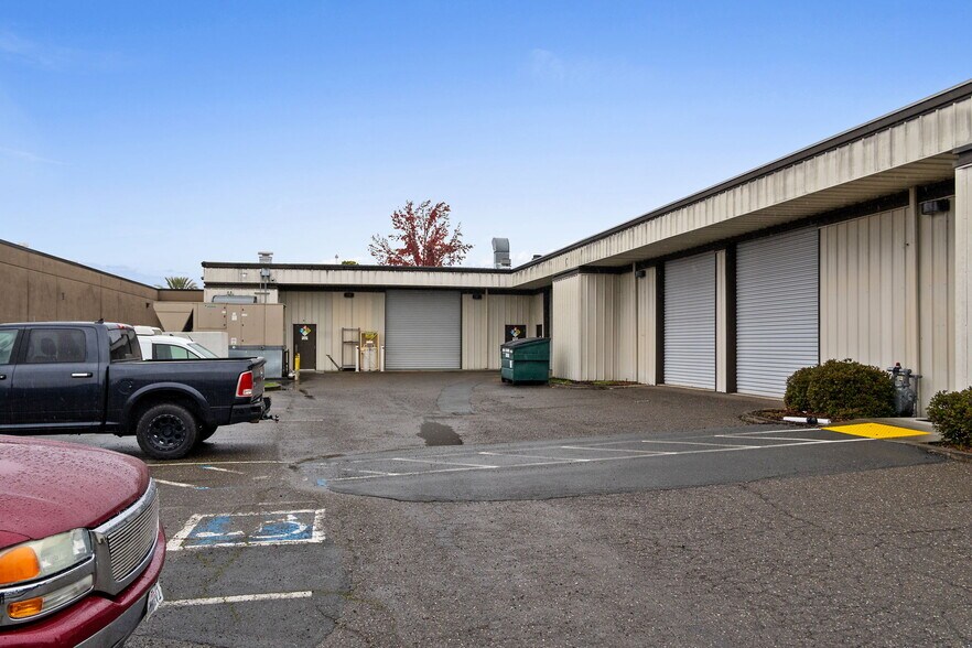 More Photos Of 965 Piner Pl, Santa Rosa Warehouse For Sale