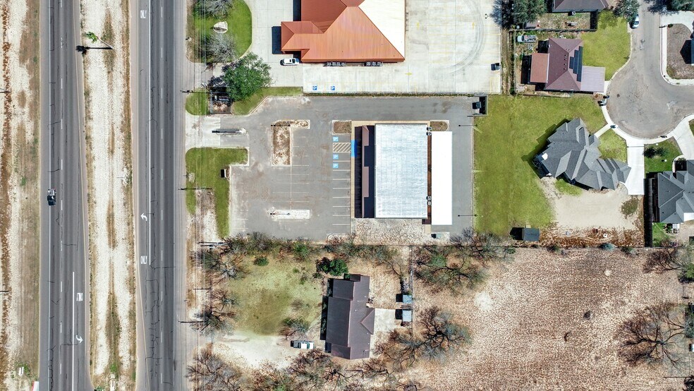More Photos Of 802 E Expressway 83, La Joya General Retail For Sale