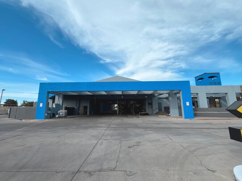 More Photos Of 2828 S Country Club Dr, Mesa Department Store For Lease