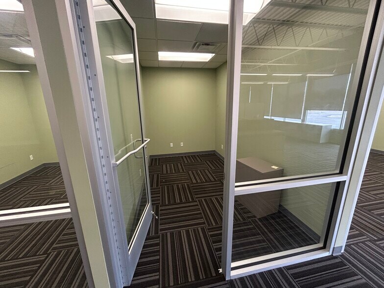 More Photos Of 826 N Martin Luther King Jr Dr, Jackson Freestanding For Sale