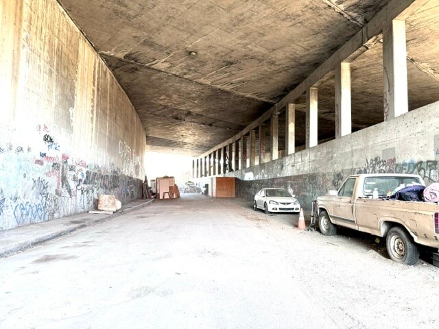 More Photos Of 3001 Delay Dr, Los Angeles Land For Lease