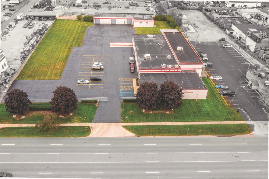 More Photos Of 31666 W Eight Mile Rd, Farmington Hills Manufacturing For Sale