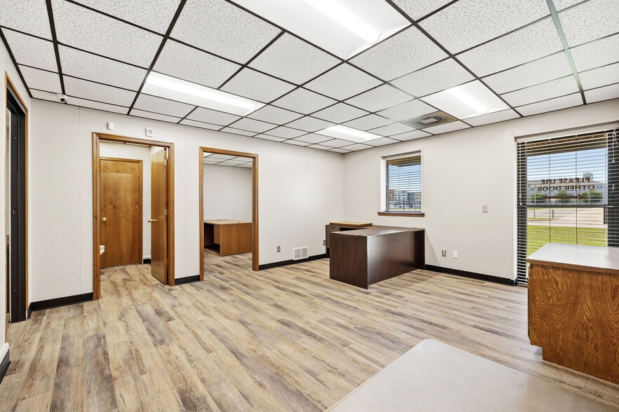 More Photos Of 1510 Amity Ln, El Reno Industrial For Lease
