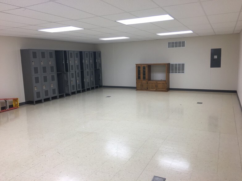 More Photos Of 12963 38 P St SW, Belfield Warehouse For Sale