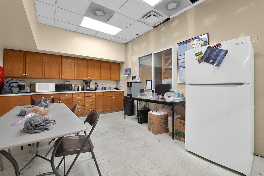 More Photos Of 1394 Courtright Rd, Columbus Warehouse For Sale