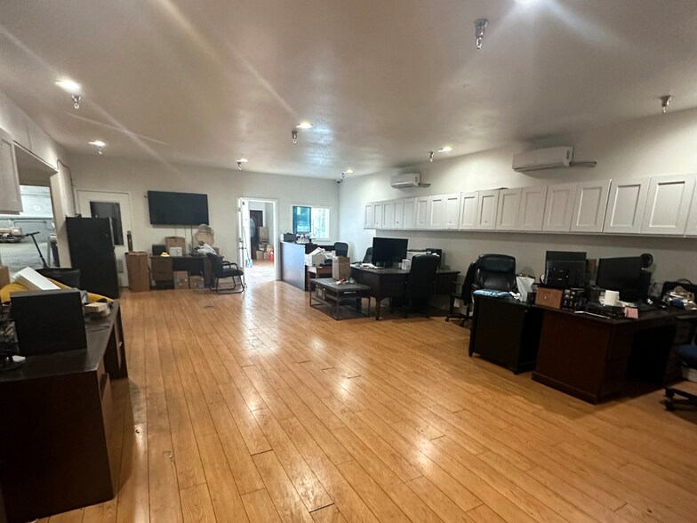 More Photos Of 444 Athol St, San Bernardino Warehouse For Sale