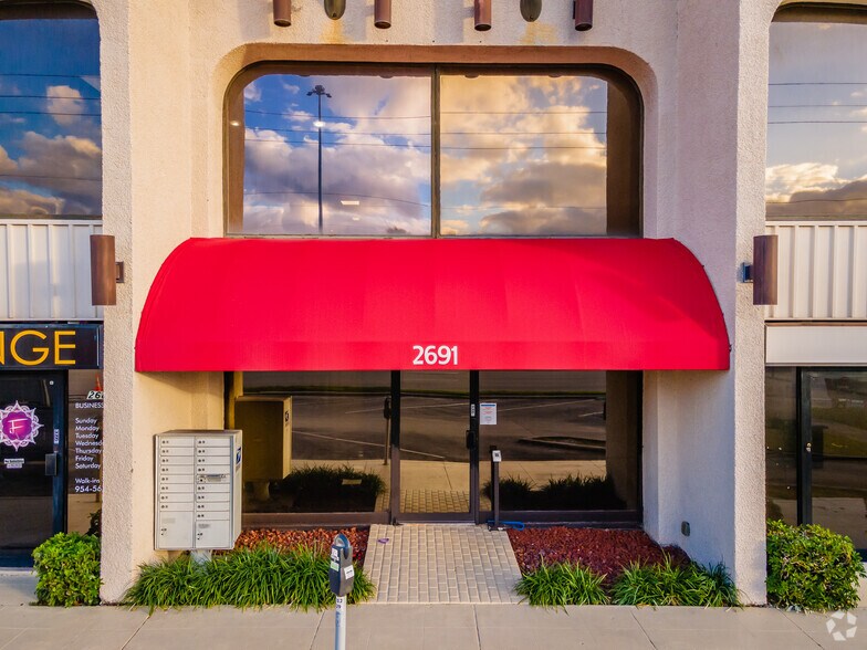 More Photos Of 2691 E Oakland Park Blvd, Fort Lauderdale Office Residential For Lease