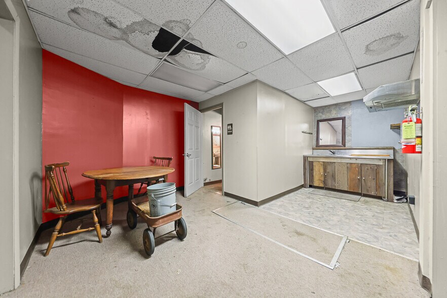 More Photos Of 361 E Main St, Alliance Storefront Retail Office For Sale