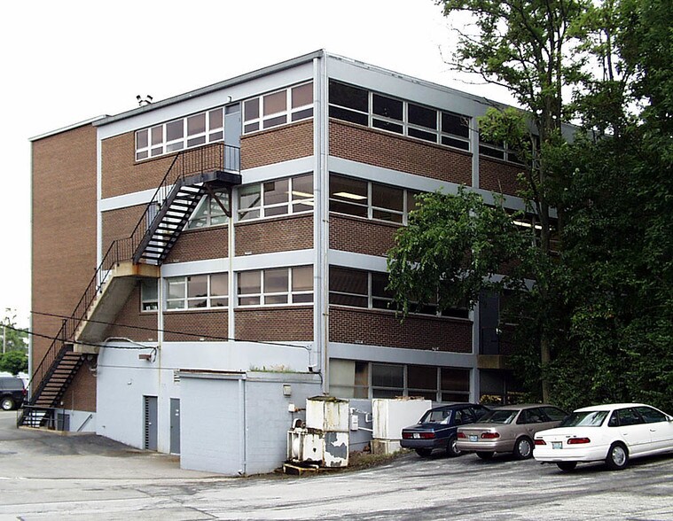 More Photos Of 9109 Watson Rd, Crestwood Office For Lease