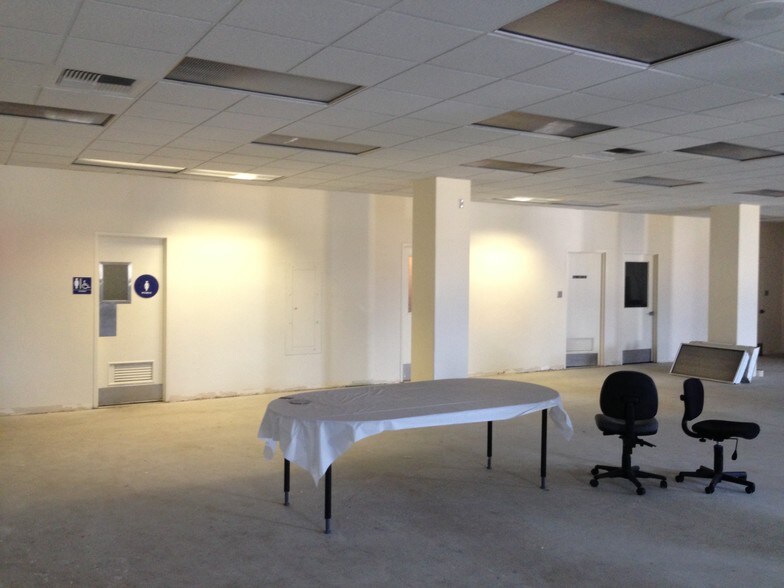 More Photos Of 41 S Chester Ave, Pasadena Research And Development For Lease
