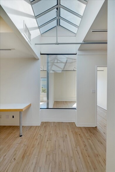 More Photos Of 2525 Main St, Santa Monica Office For Lease