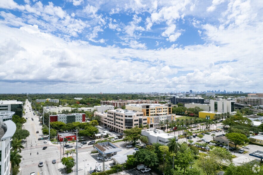 More Photos Of 6141 Sunset Dr, South Miami Medical For Lease