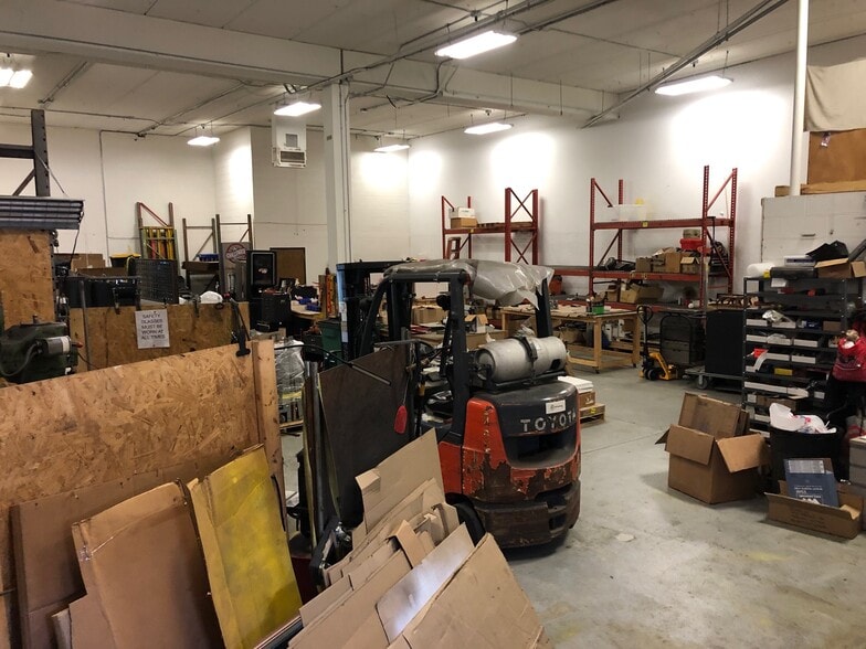 More Photos Of 16225-16237 W Ryerson Rd, New Berlin Industrial For Lease