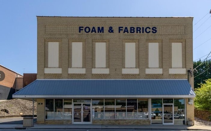 Primary Photo Of 34 N Logan St, Marion General Retail For Lease