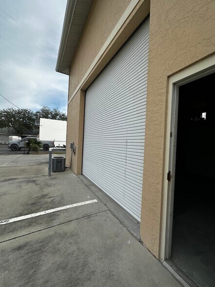 More Photos Of 4707 Enterprise Ave, Naples Loft Creative Space For Lease