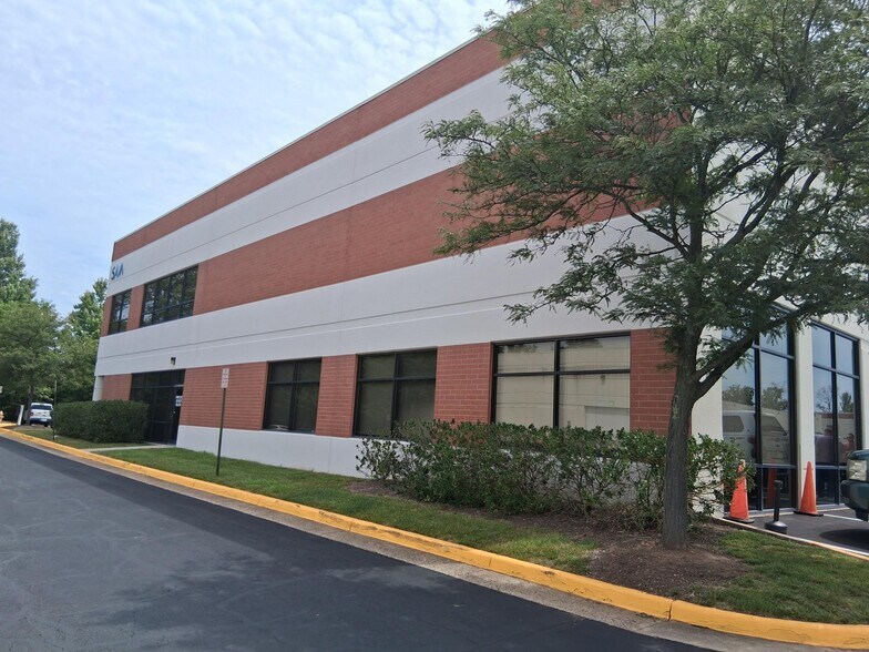More Photos Of 7679 Limestone Dr, Gainesville Light Manufacturing For Sale