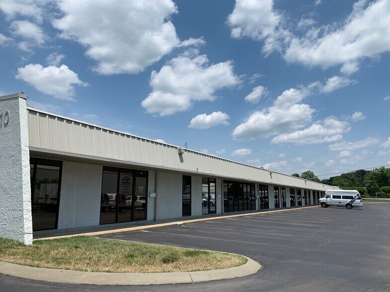 More Photos Of 118-122 Space Park Dr, Nashville Unknown For Lease