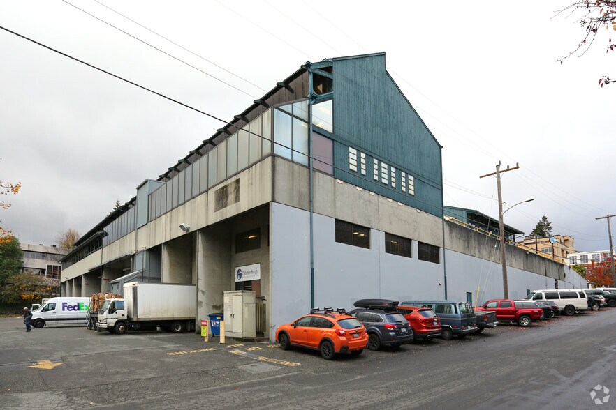 More Photos Of 1900 N Northlake Way, Seattle Office For Lease