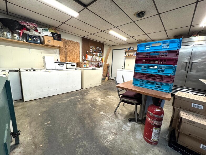 More Photos Of 11489 E Clarksville Rd, Marshall Restaurant For Sale