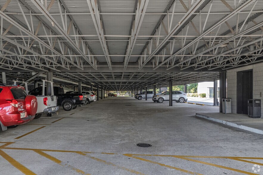 More Photos Of 397 N Sam Houston Pky E, Houston Office For Lease