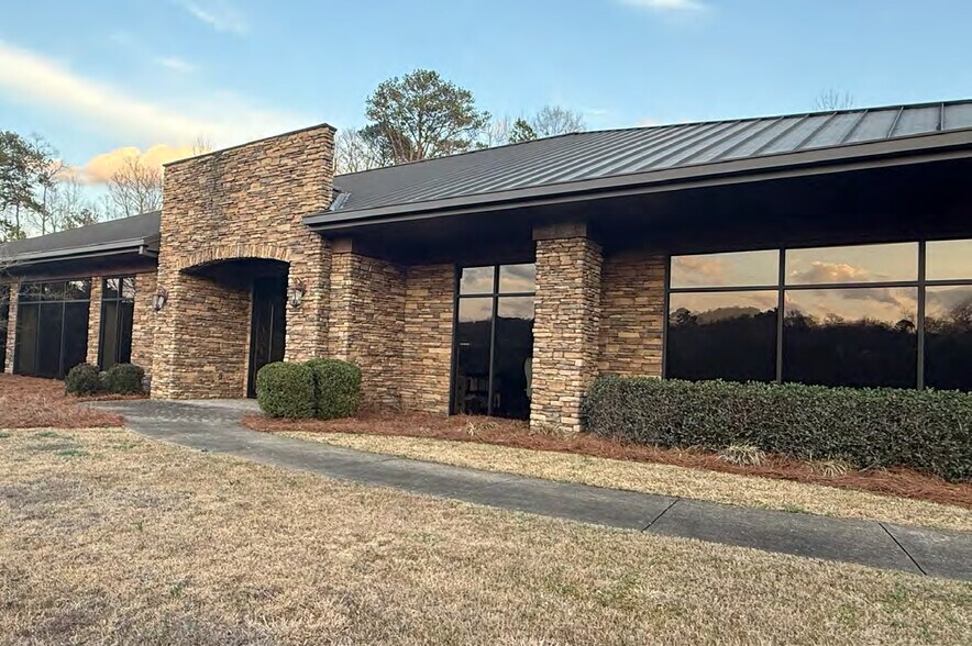 More Photos Of 710 Maple St, Birmingham Office For Sale