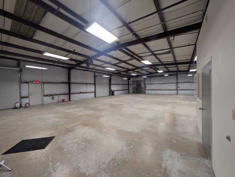More Photos Of 4737 Adams Rd, Hixson Light Manufacturing For Lease